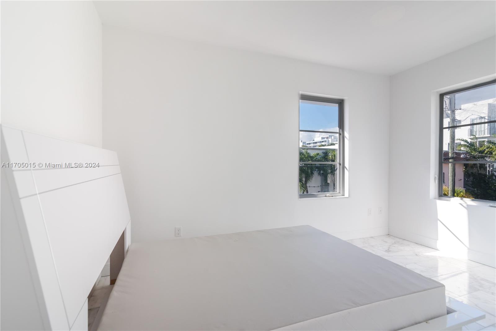 922 Jefferson Ave # 12