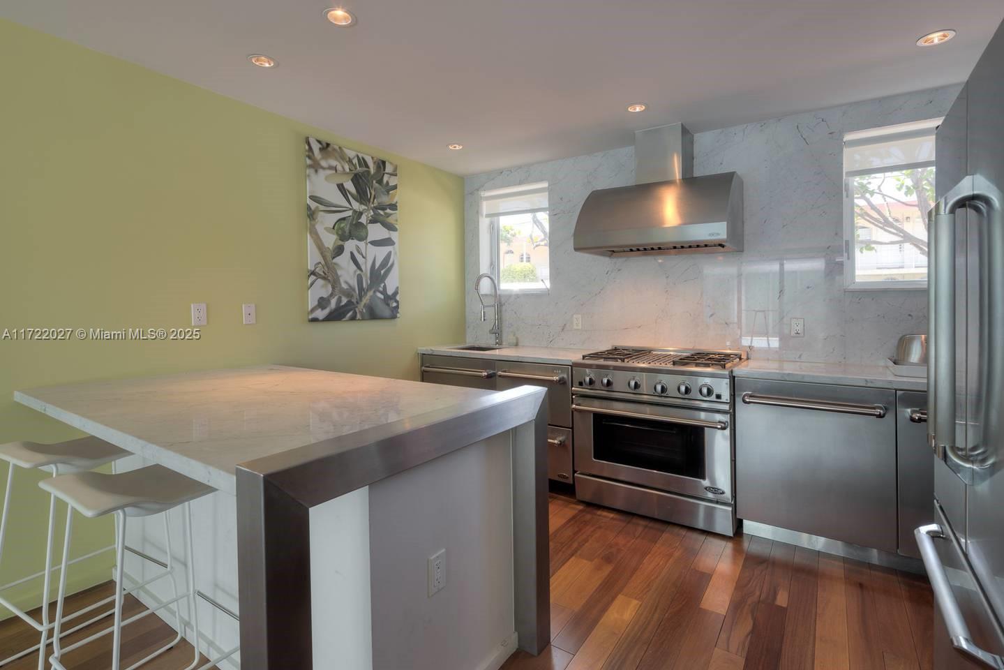 1601 West Ave # 103
