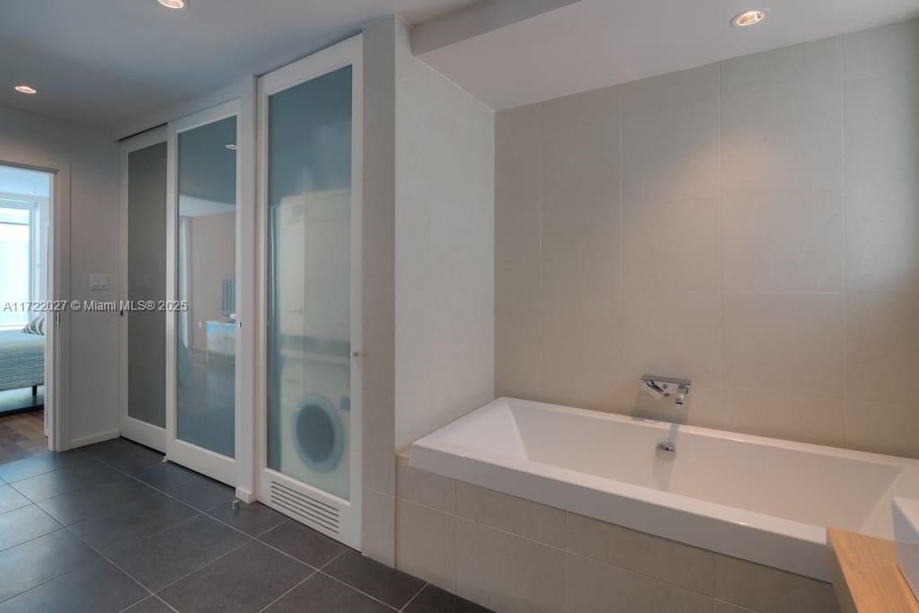 1601 West Ave # 103