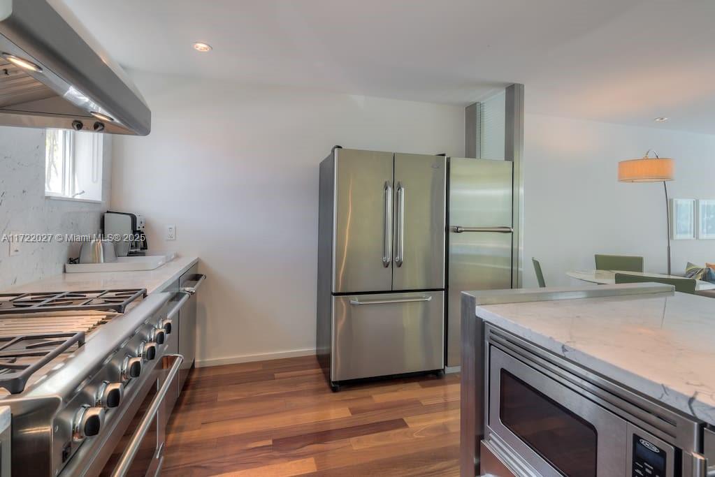 1601 West Ave # 103
