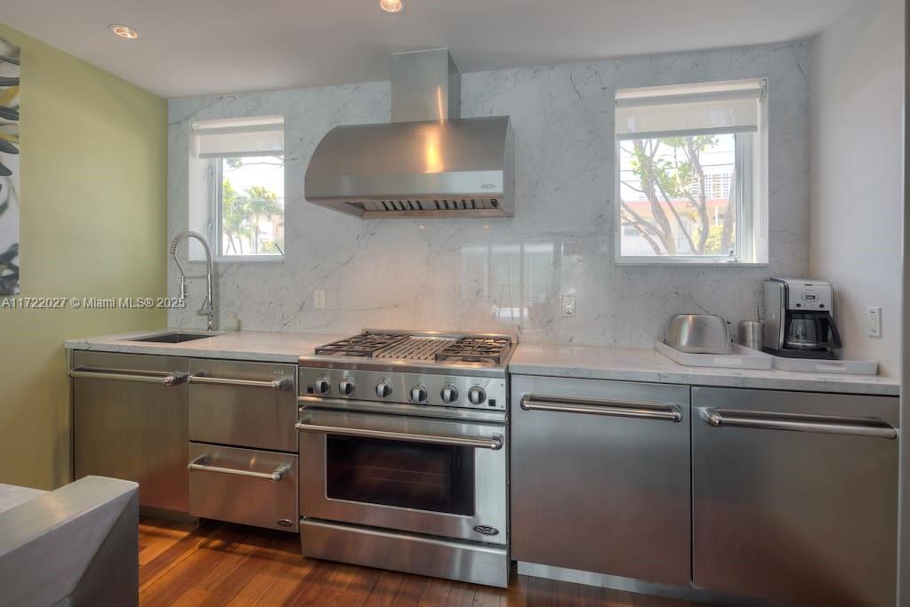 1601 West Ave # 103