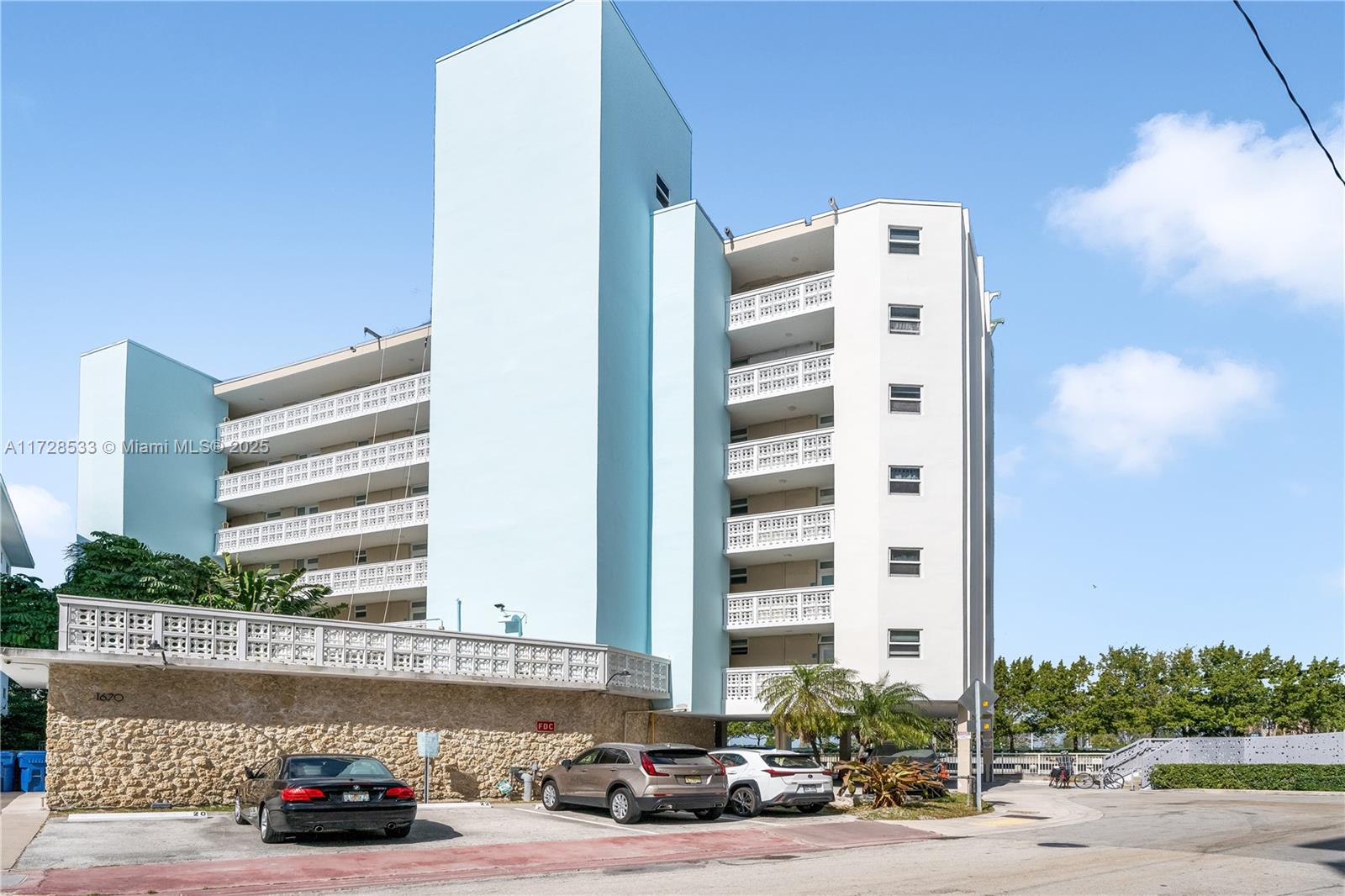 1670 lincoln Ct # 4B