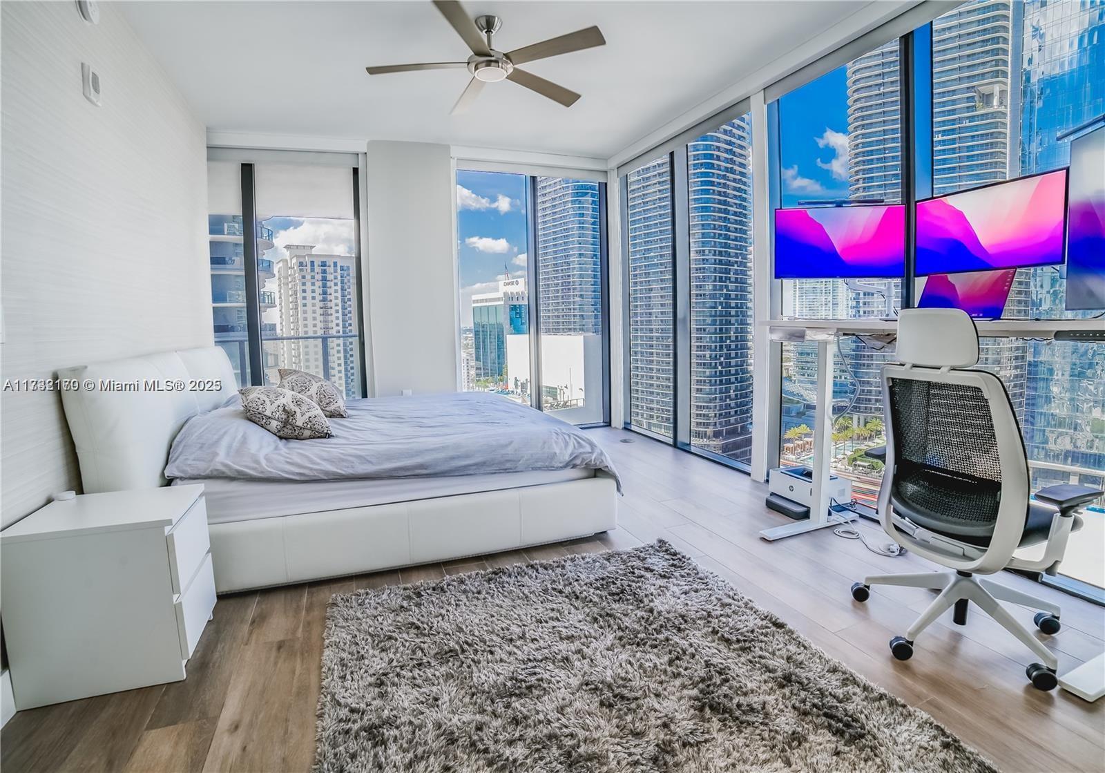 1010 Brickell Ave # 2611