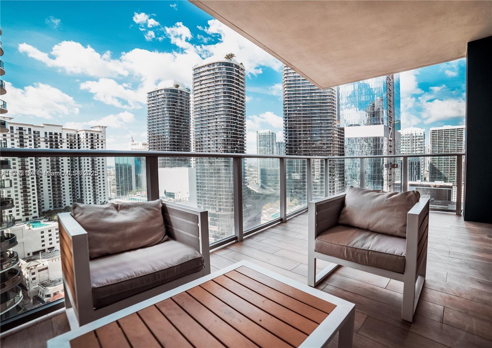1010 Brickell Ave # 2611