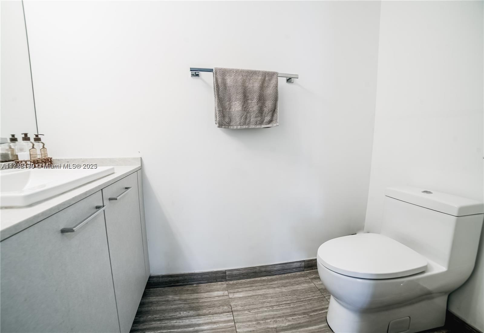 1010 Brickell Ave # 2611