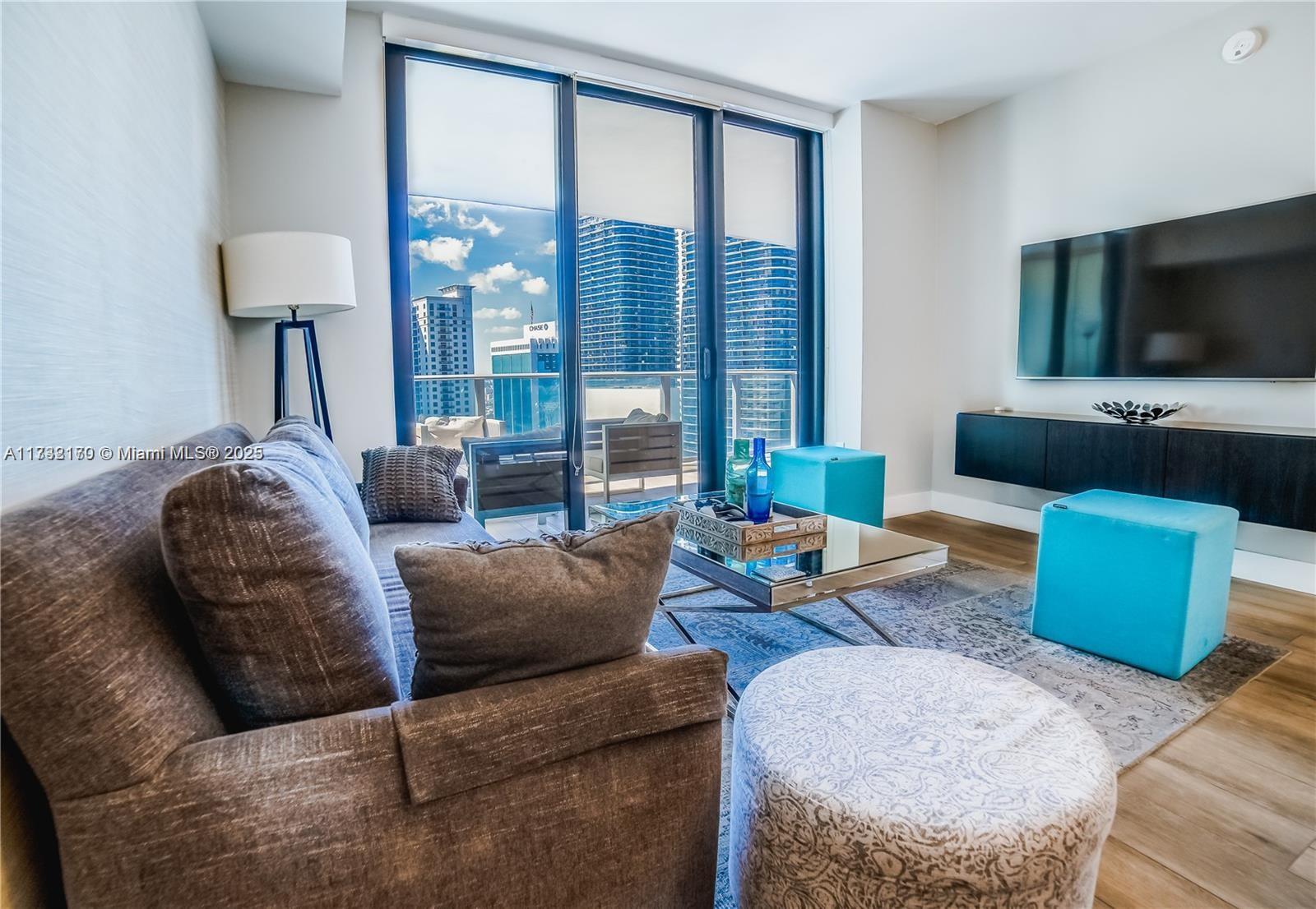1010 Brickell Ave # 2611