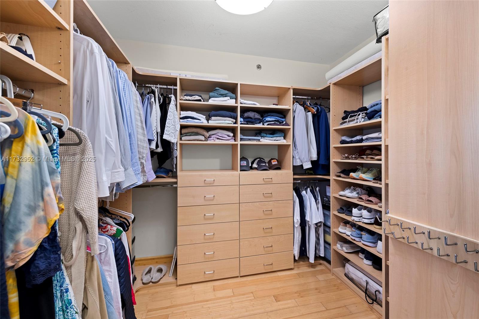 145 Jefferson Ave # 416