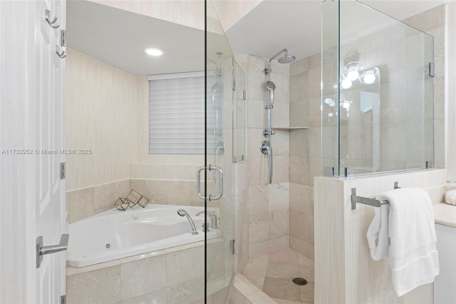 145 Jefferson Ave # 416