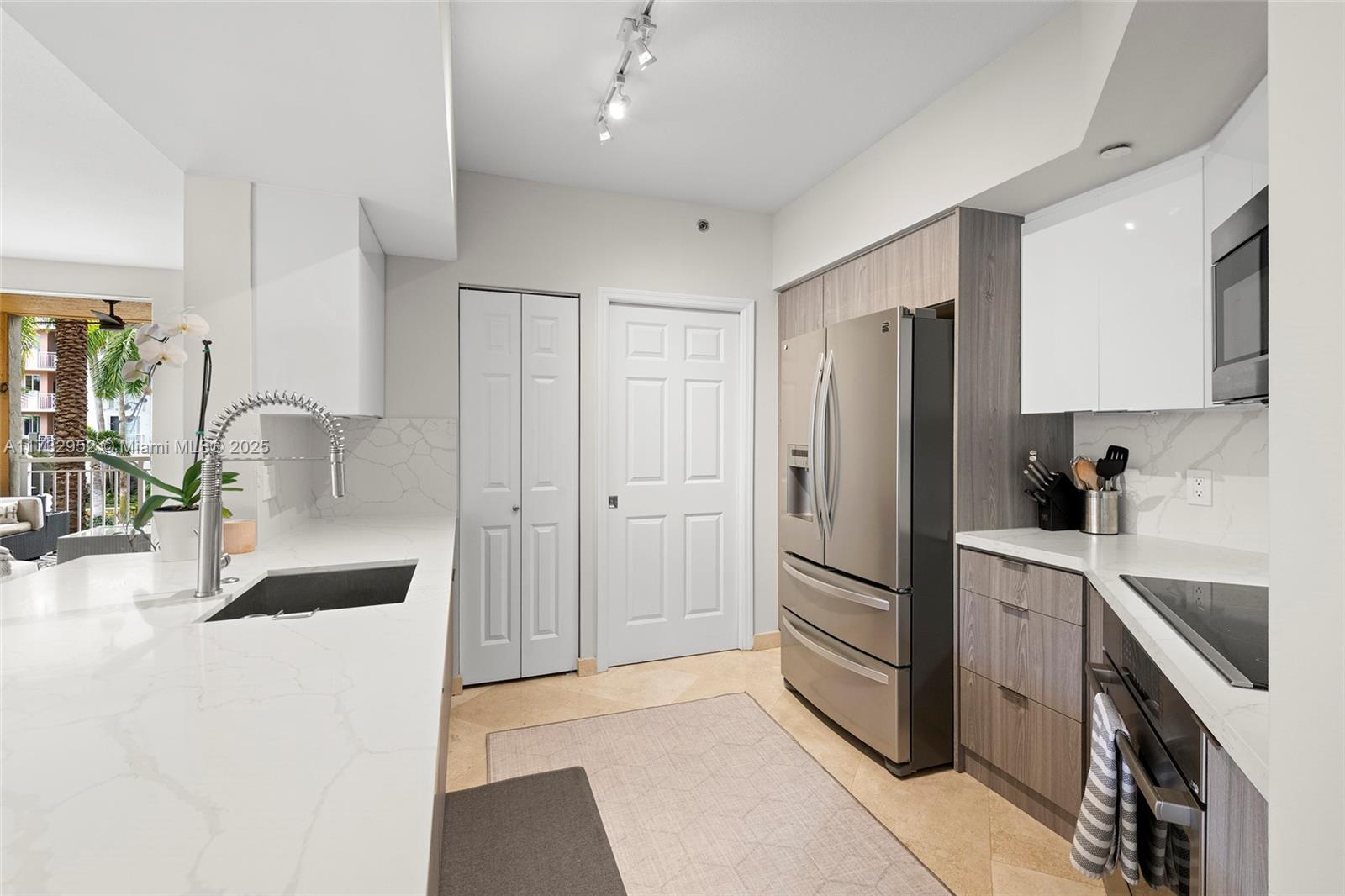 145 Jefferson Ave # 416
