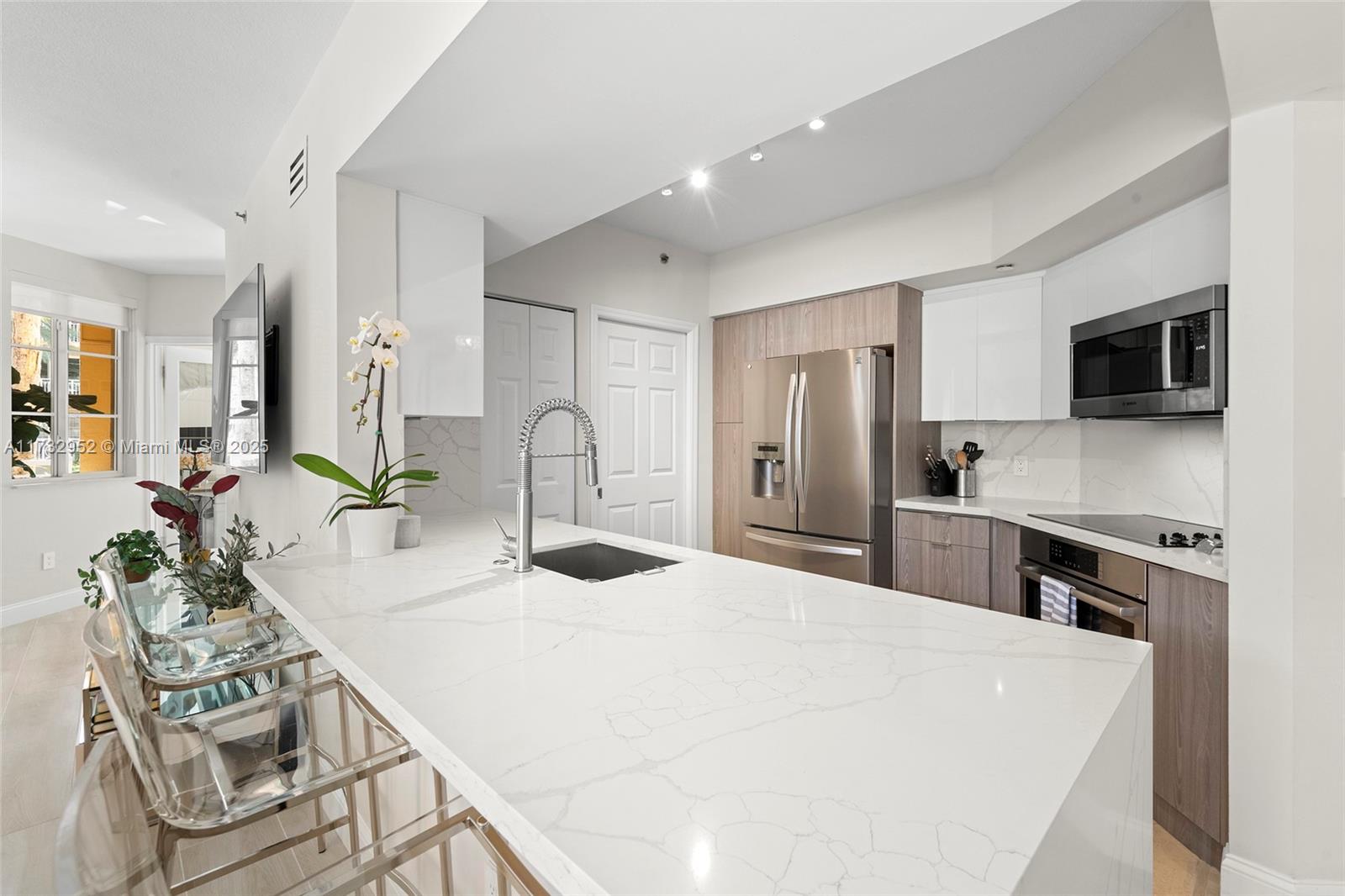 145 Jefferson Ave # 416
