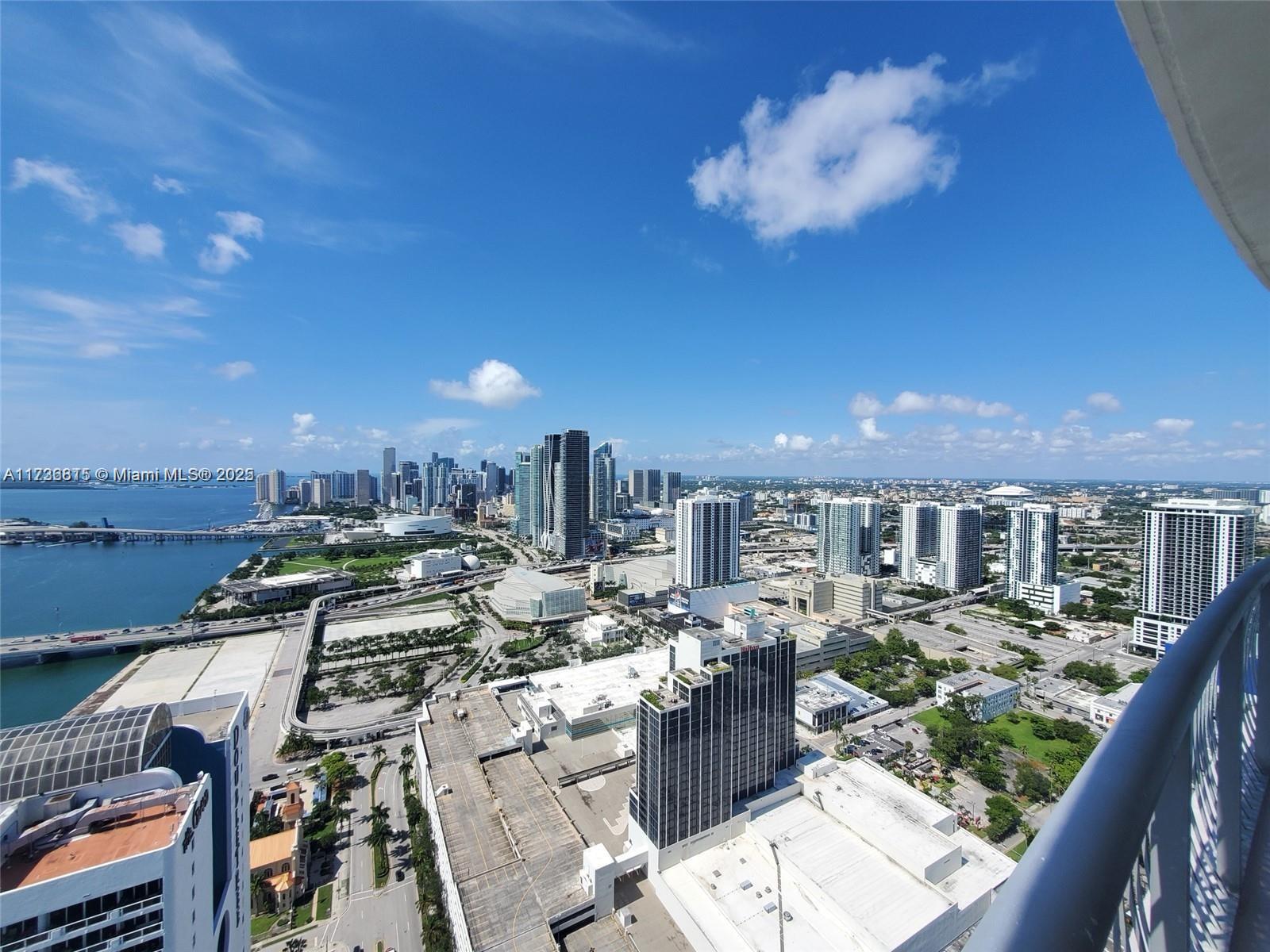 1750 N Bayshore Dr # 5306