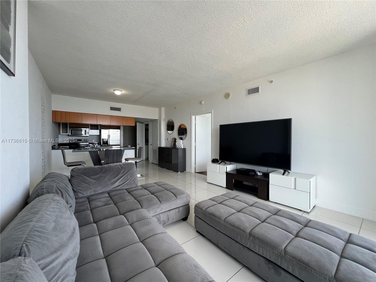 1750 N Bayshore Dr # 5306