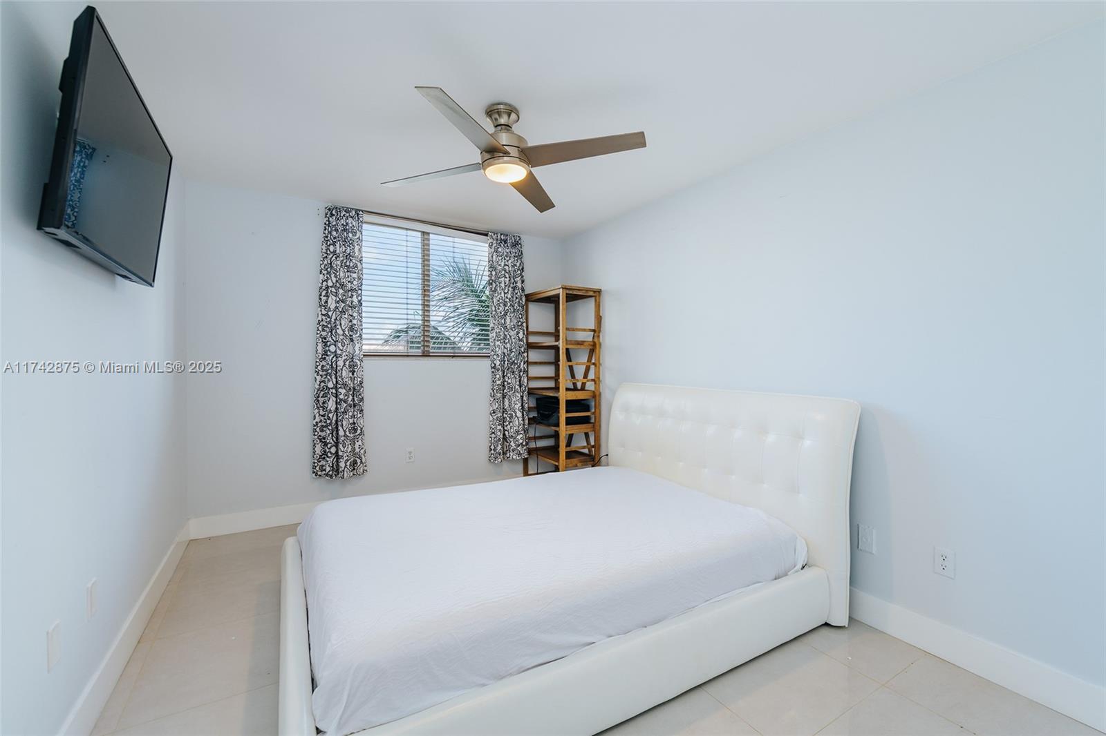 1688 West Ave # 305