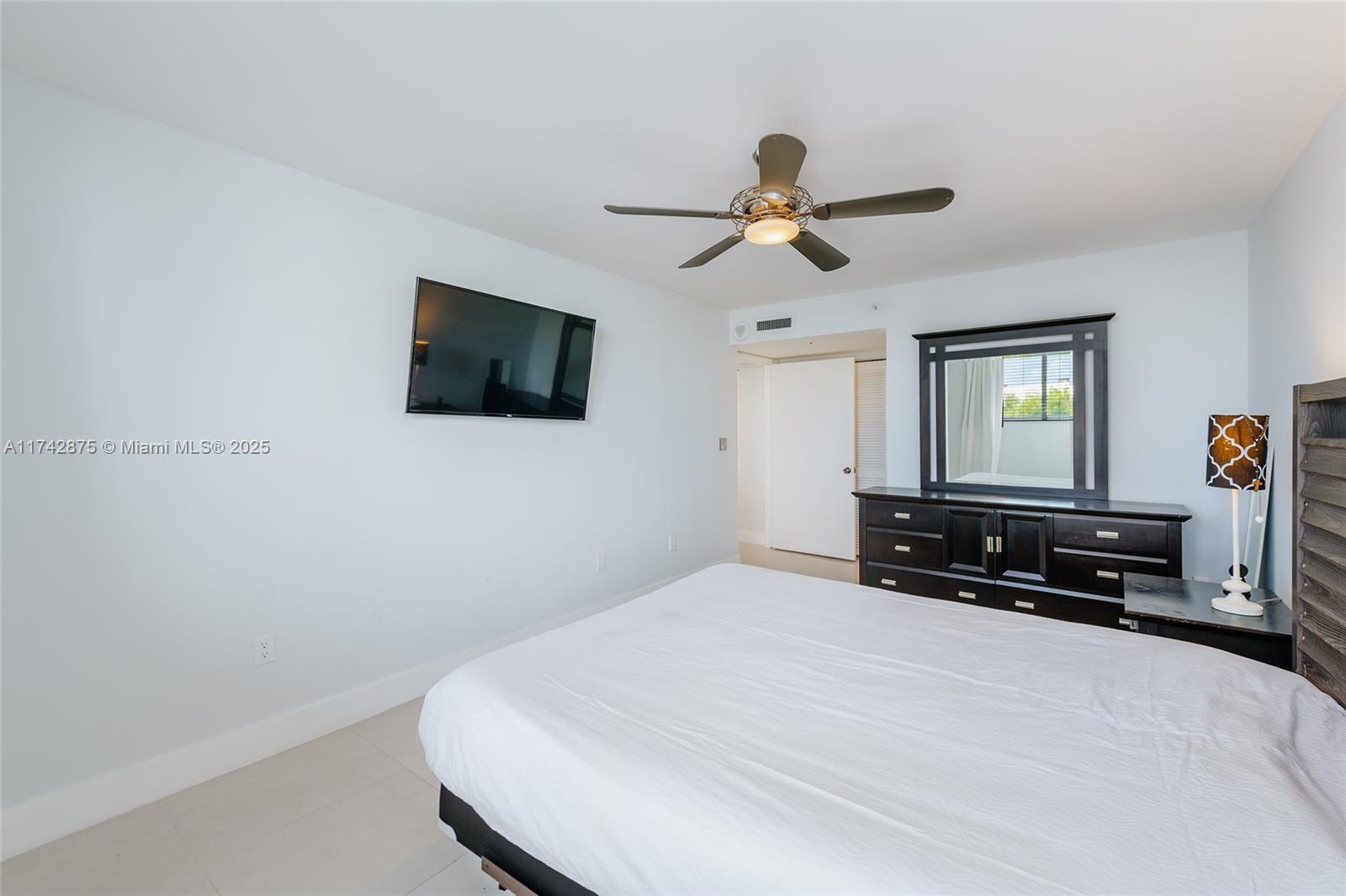 1688 West Ave # 305