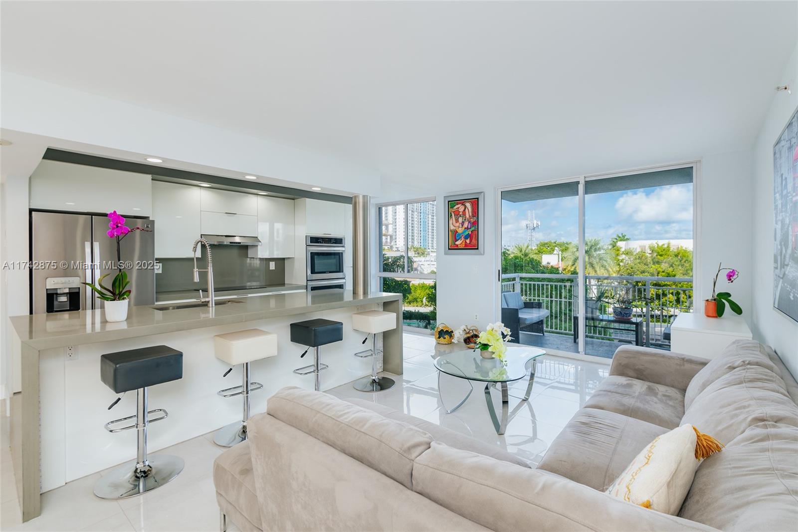 1688 West Ave # 305