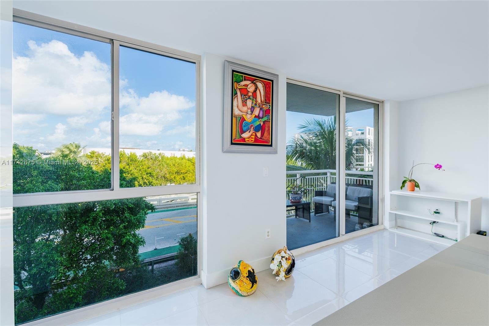1688 West Ave # 305