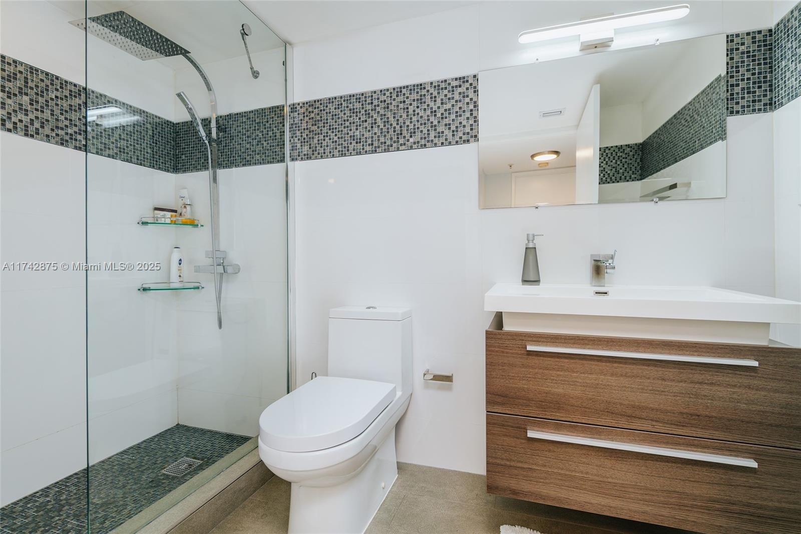 1688 West Ave # 305