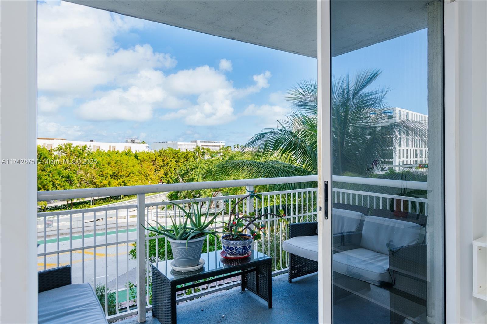 1688 West Ave # 305
