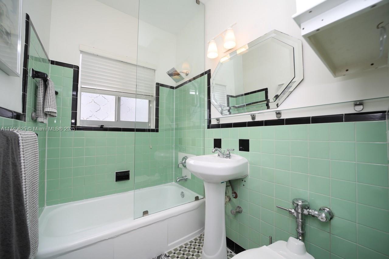 1840 James Ave # 15