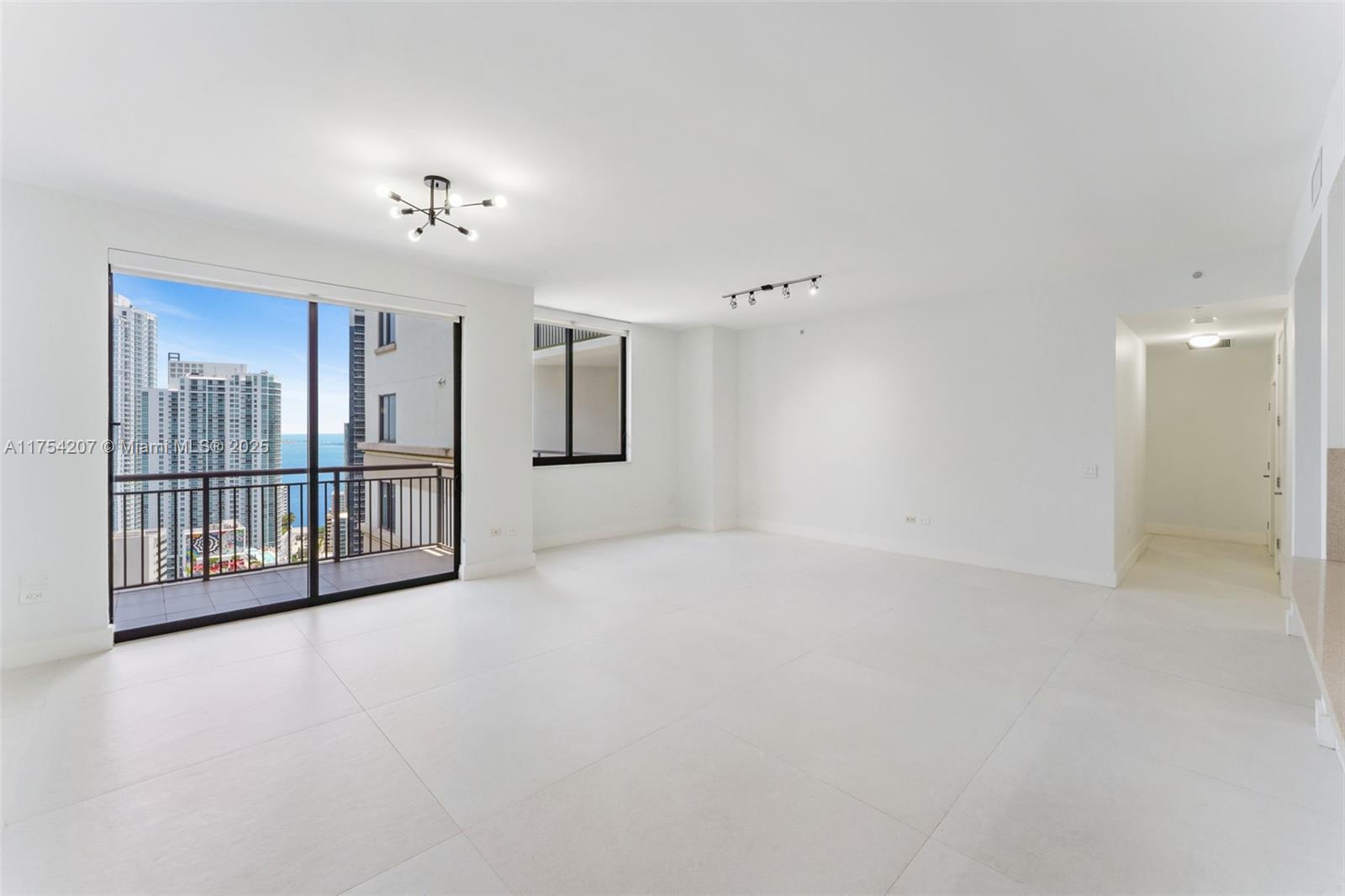 999 SW 1st Ave Unit: PH05