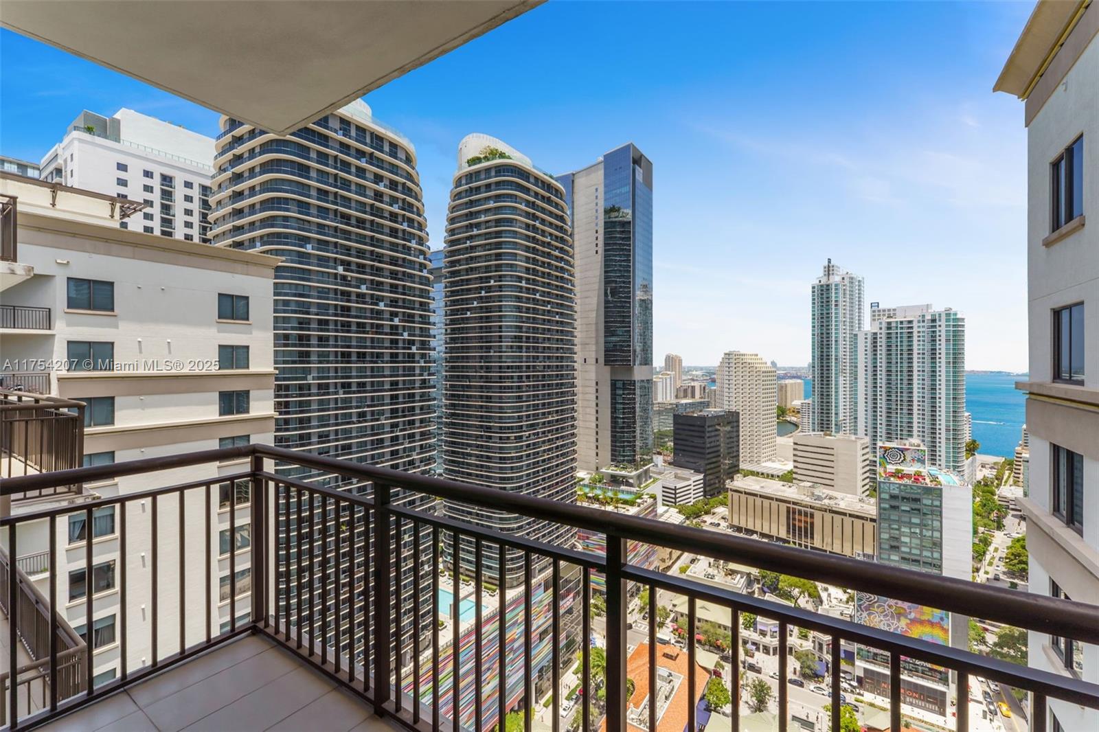 999 SW 1st Ave Unit: PH05
