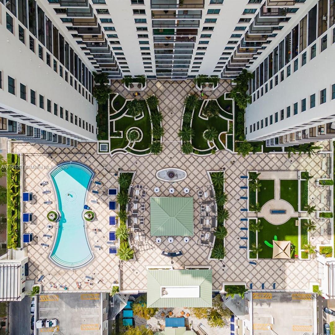 999 SW 1st Ave Unit: PH05