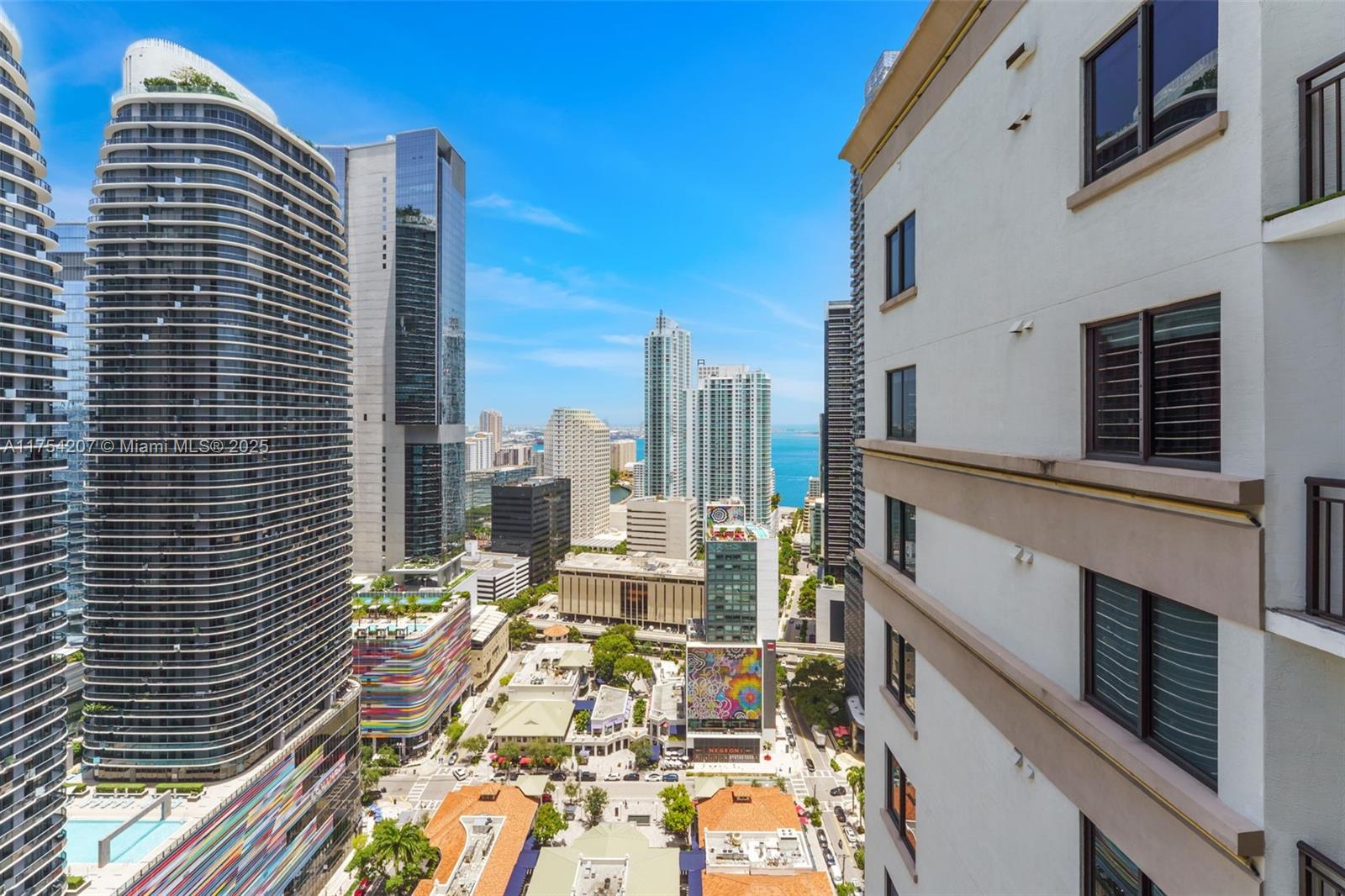 999 SW 1st Ave Unit: PH05