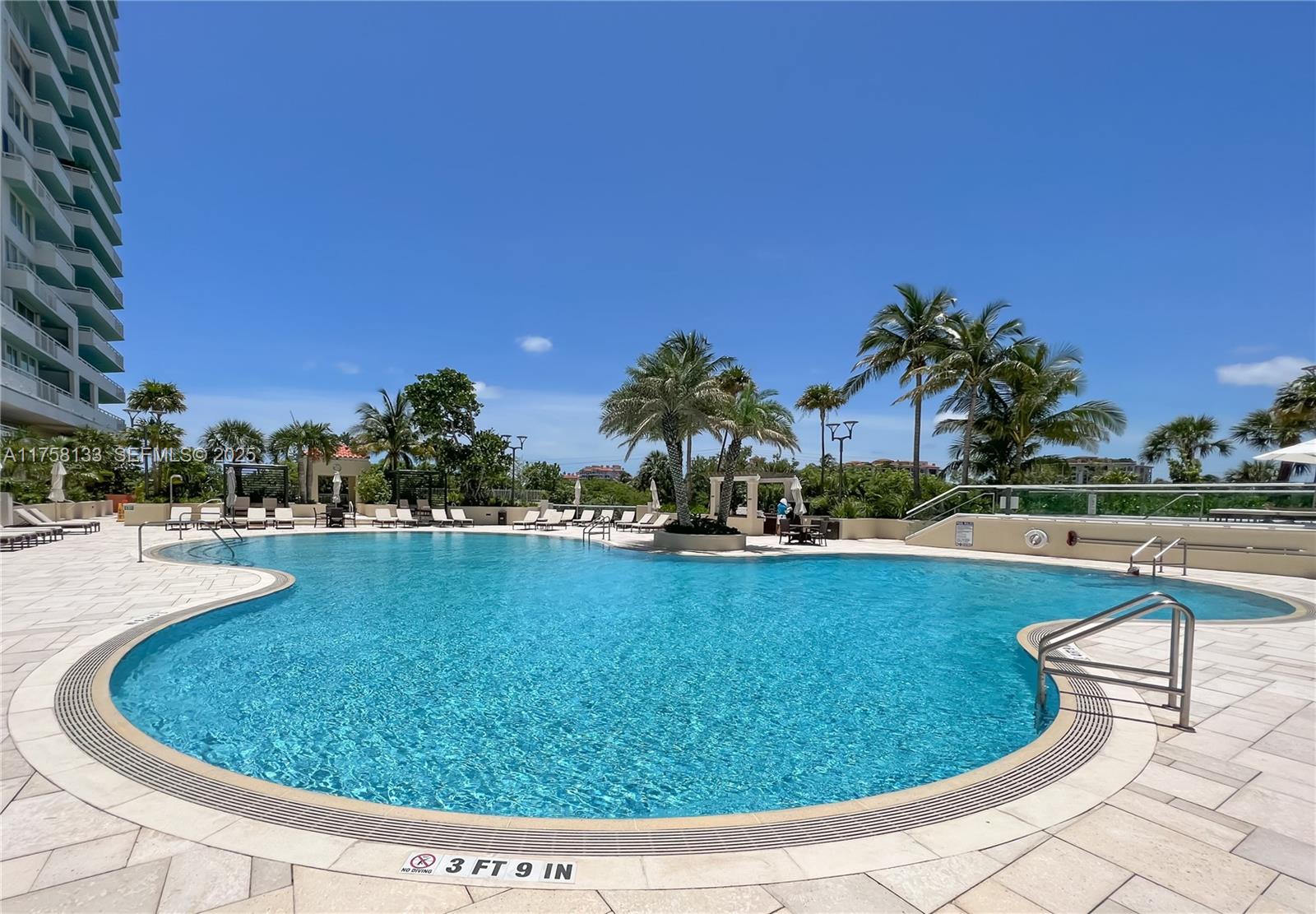400 S Pointe Dr # 906