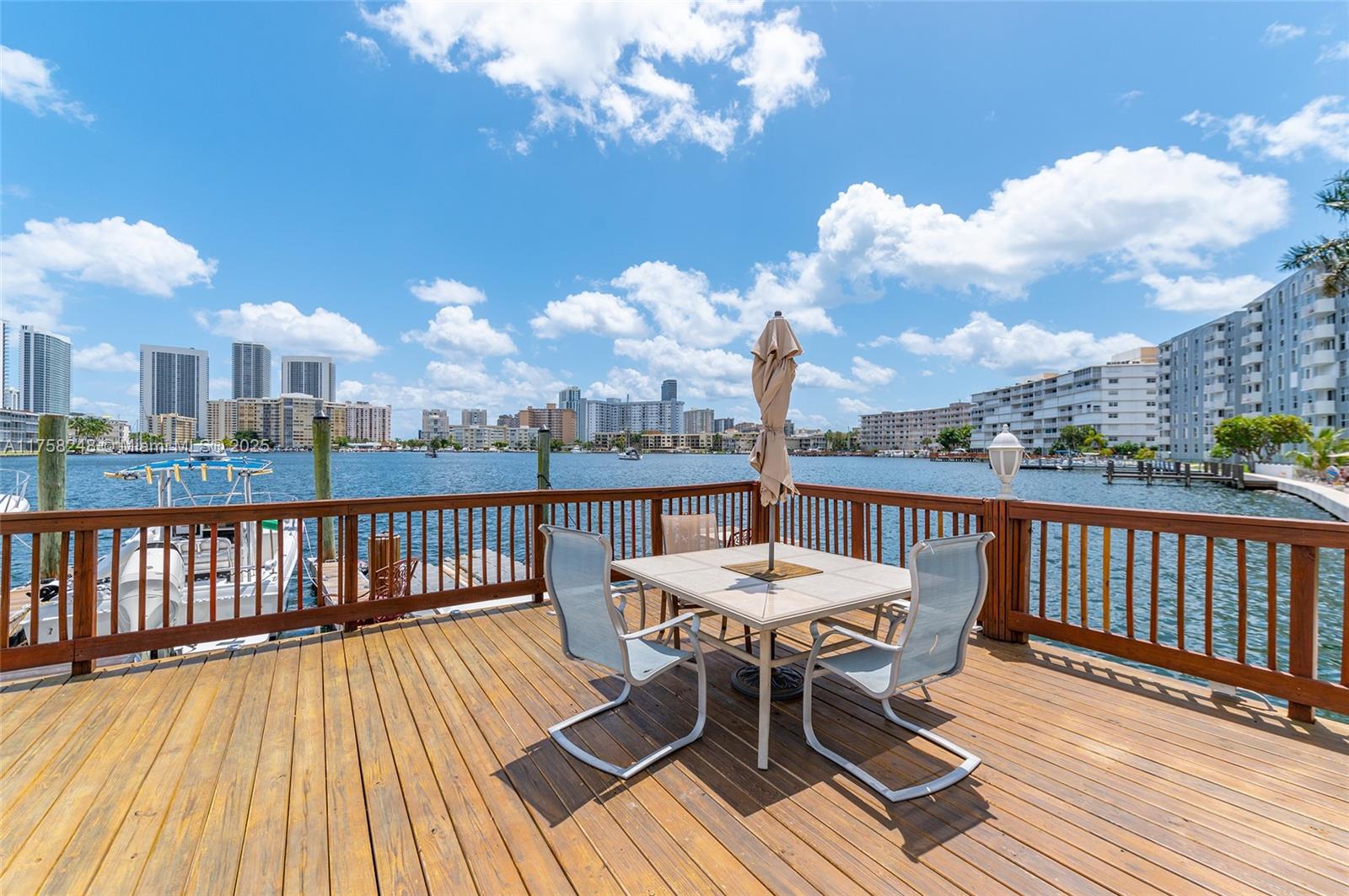462 Golden Isles Dr # 207