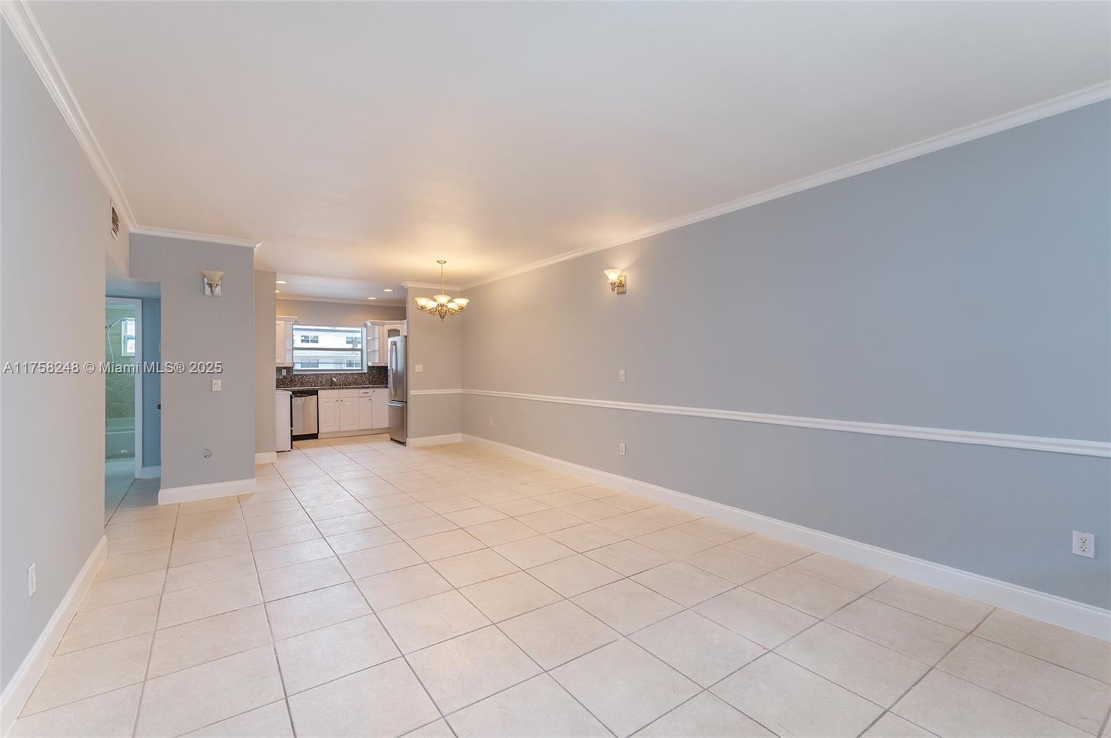 462 Golden Isles Dr # 207