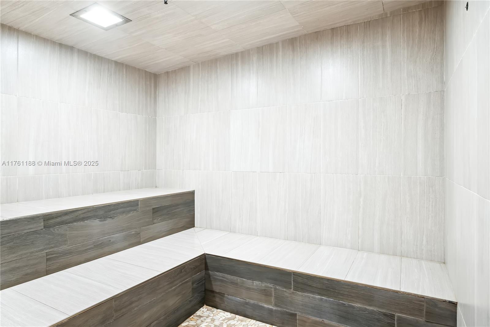 3301 NE 183rd St Unit: PH04