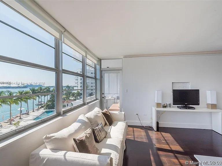 20 Island Ave # 410