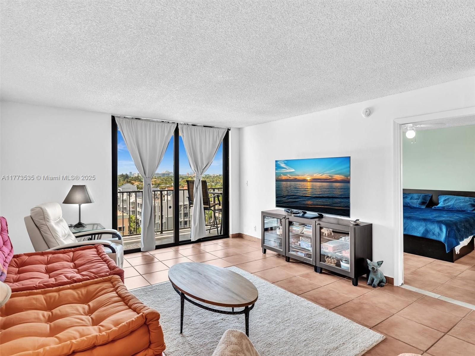 2625 Collins Ave # 909