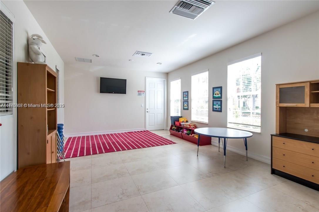 611 SW 1st Ter # 611