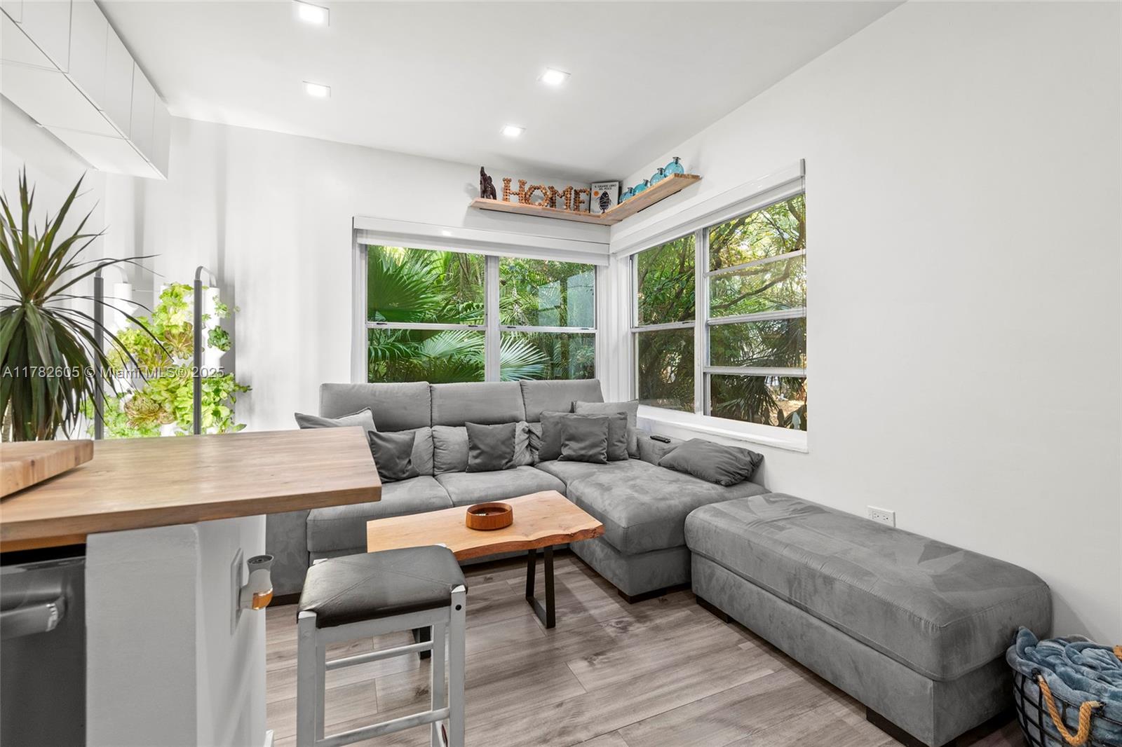 1555 Pennsylvania Ave # 110