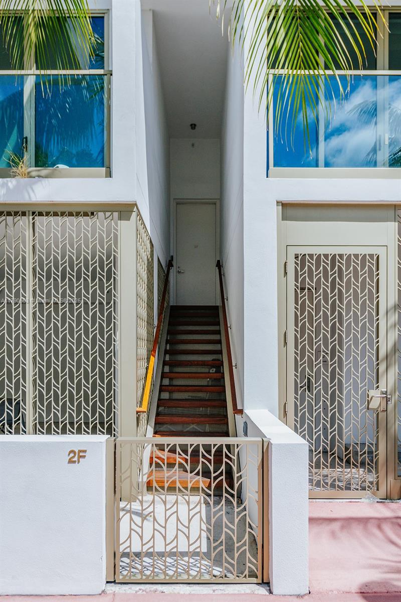 300 Collins Ave # 2F