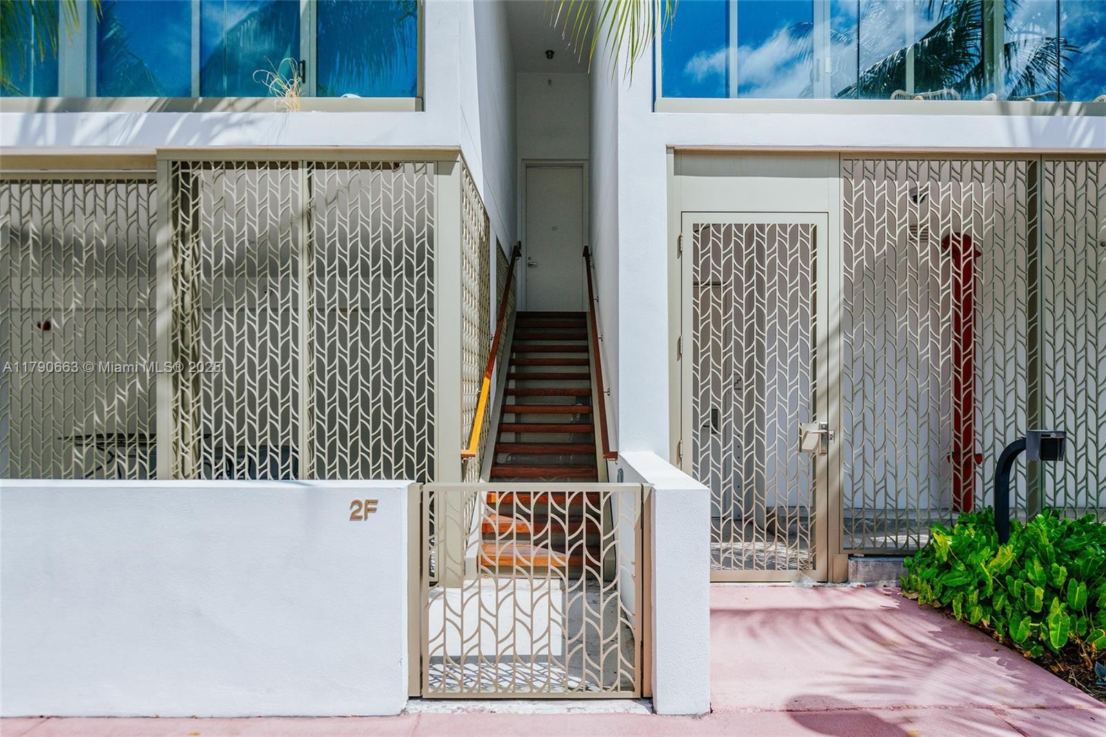 300 Collins Ave # 2F