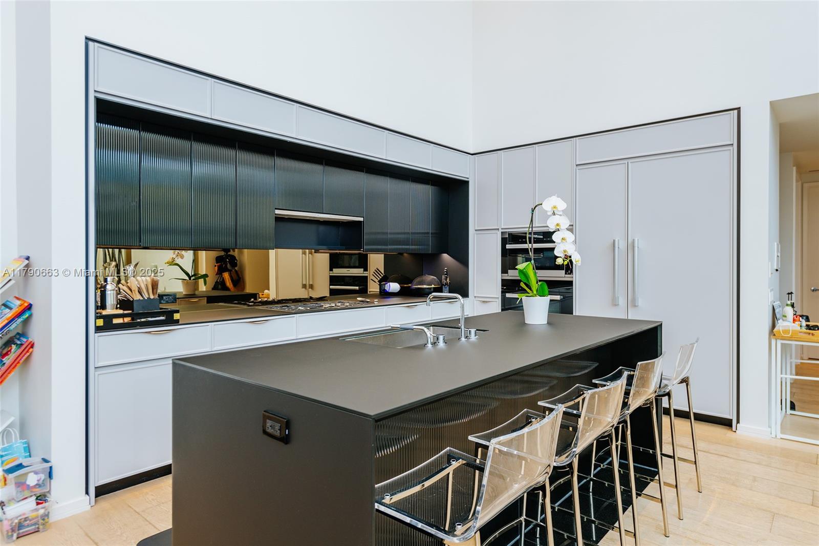 300 Collins Ave # 2F