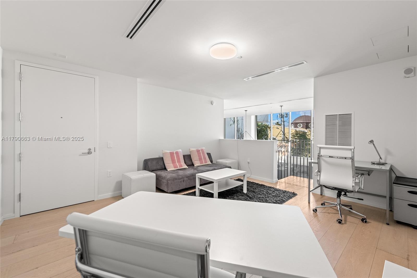 300 Collins Ave # 2F
