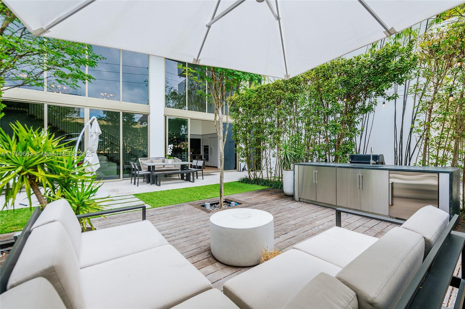 300 Collins Ave # 2F