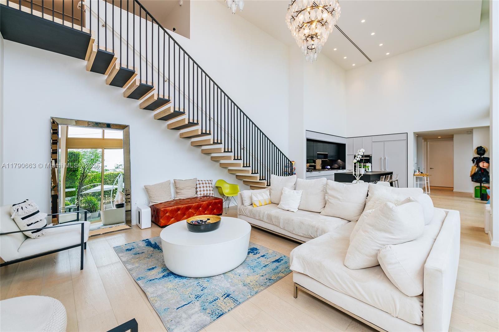 300 Collins Ave # 2F
