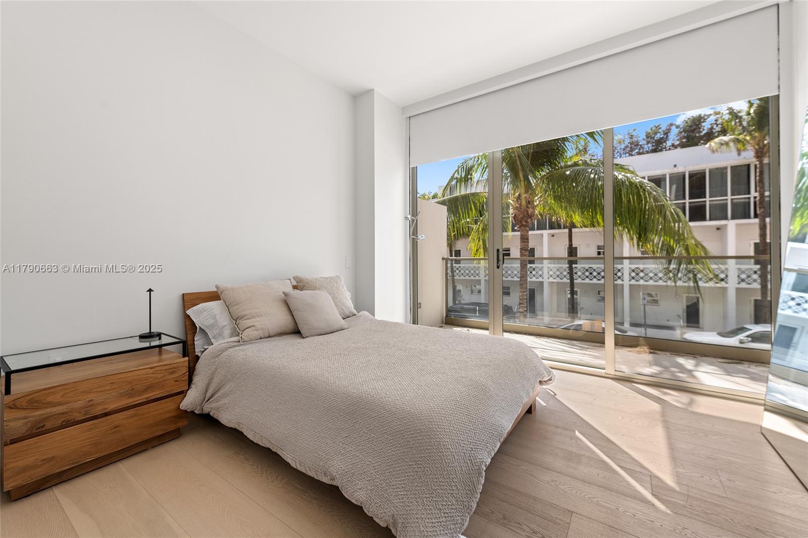 300 Collins Ave # 2F