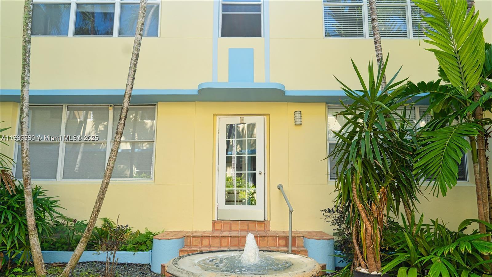 1051 Euclid Ave # 208