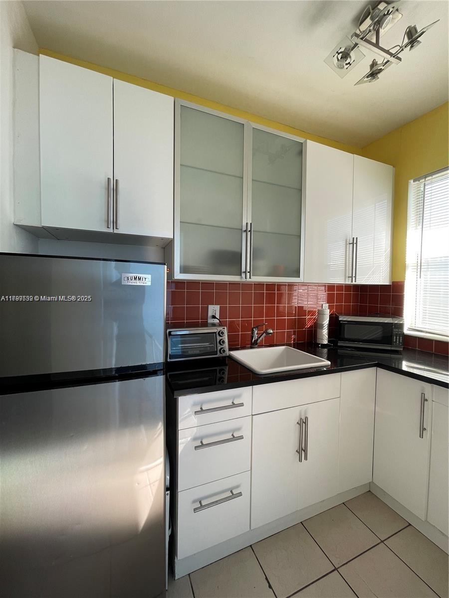 1051 Euclid Ave # 208