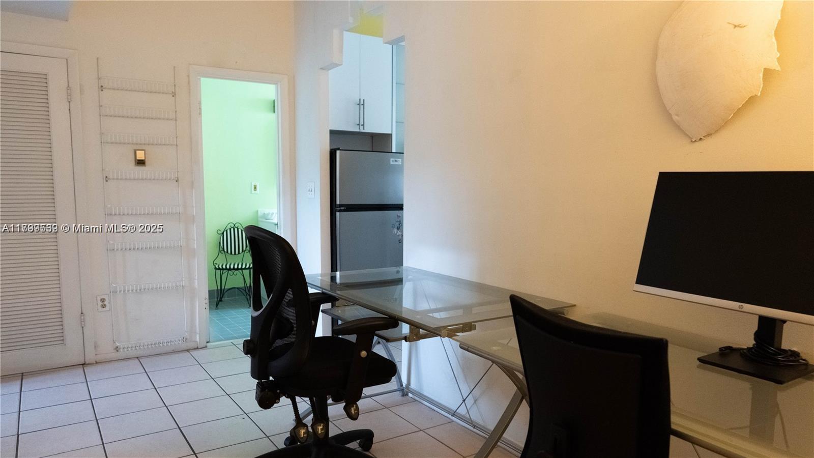 1051 Euclid Ave # 208