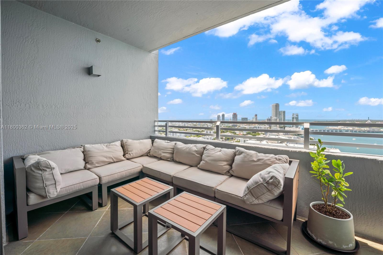 1330 West Ave # 2810