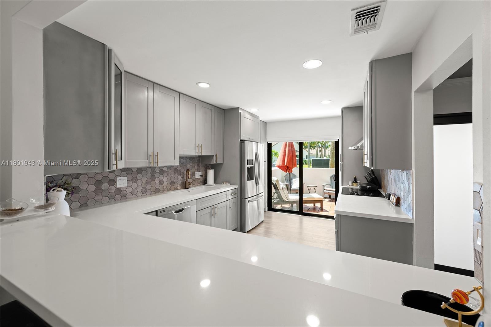 21228 Harbor Way # 25 Unit: 253-25