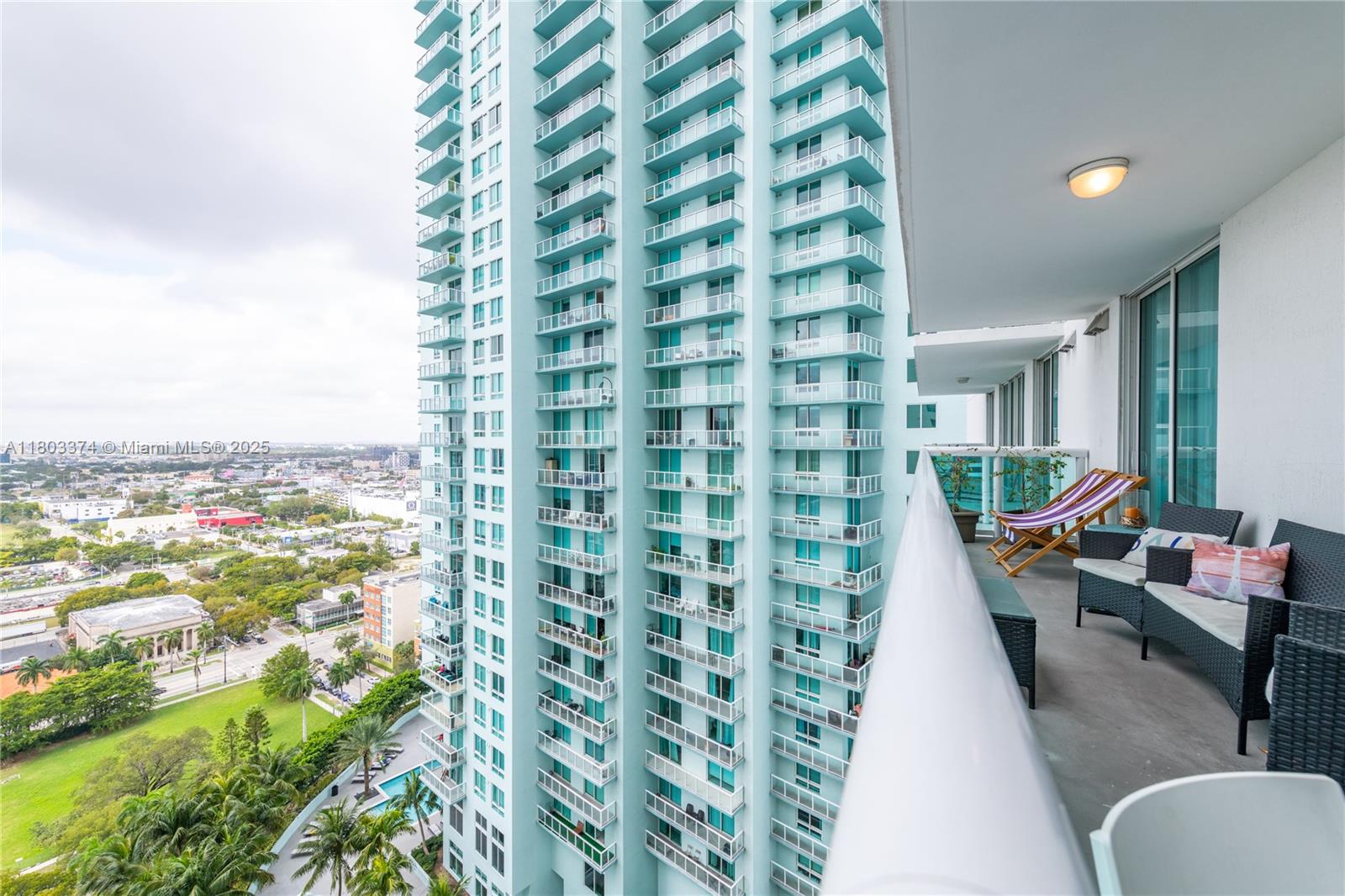 1800 N Bayshore Dr # 2408