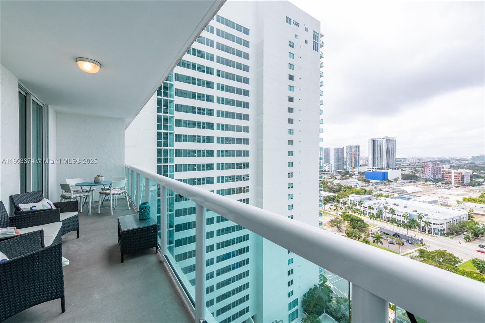 1800 N Bayshore Dr # 2408