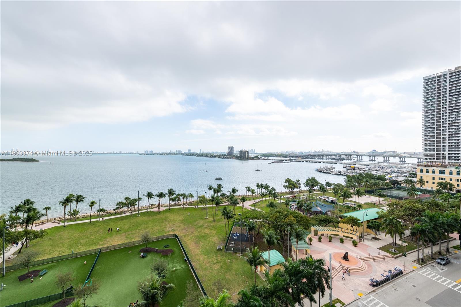 1800 N Bayshore Dr # 2408